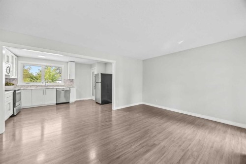 875 Pinecliff Drive Ne, Calgary, AB - Indoor Photo Showing Other Room