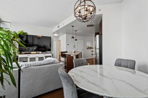 705-220 12 Avenue Se, Calgary, AB - Indoor Photo Showing Dining Room