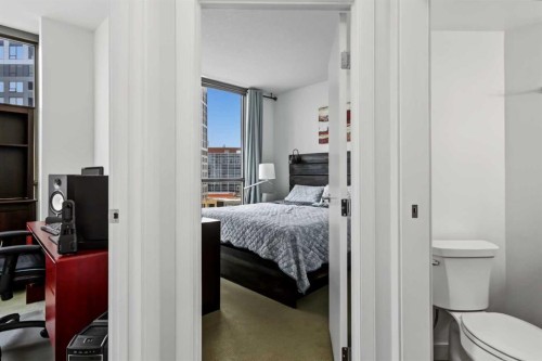 705-220 12 Avenue Se, Calgary, AB - Indoor Photo Showing Bedroom