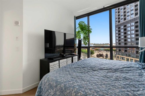 705-220 12 Avenue Se, Calgary, AB - Indoor Photo Showing Bedroom