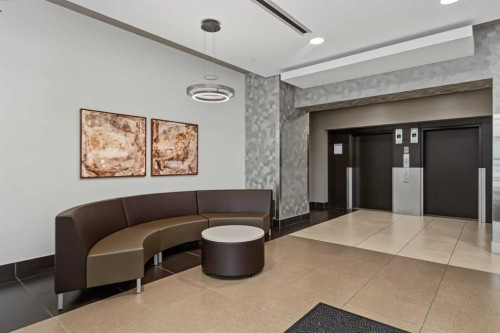 705-220 12 Avenue Se, Calgary, AB - Indoor Photo Showing Other Room