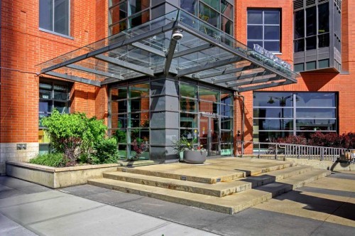 705-220 12 Avenue Se, Calgary, AB - Outdoor
