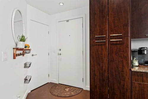 705-220 12 Avenue Se, Calgary, AB - Indoor Photo Showing Other Room
