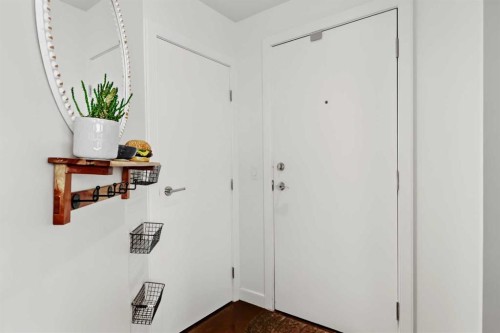 705-220 12 Avenue Se, Calgary, AB - Indoor Photo Showing Other Room