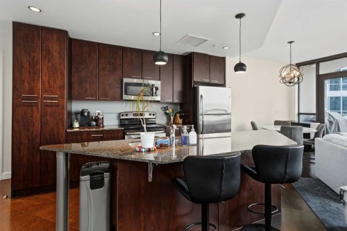 705-220 12 Avenue Se, Calgary, AB - Indoor Photo Showing Kitchen With Upgraded Kitchen