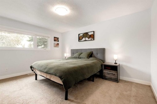 6223 Silver Ridge Drive Nw, Calgary, AB - Indoor Photo Showing Bedroom