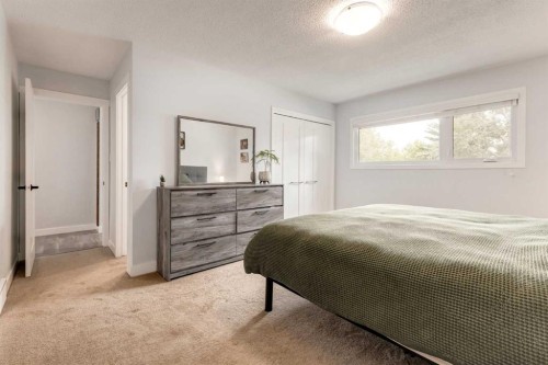 6223 Silver Ridge Drive Nw, Calgary, AB - Indoor Photo Showing Bedroom