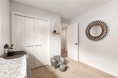 6223 Silver Ridge Drive Nw, Calgary, AB - Indoor Photo Showing Bedroom