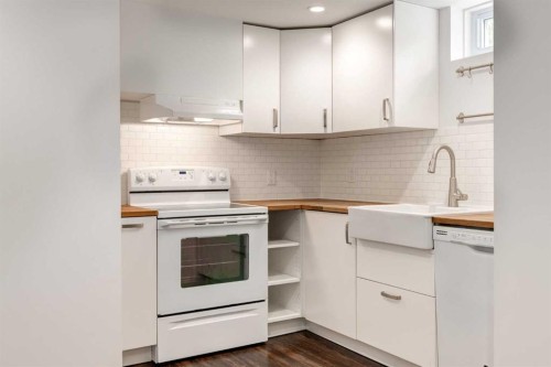 6223 Silver Ridge Drive Nw, Calgary, AB - Indoor Photo Showing Kitchen