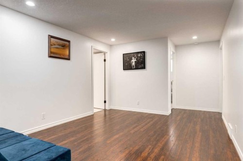 6223 Silver Ridge Drive Nw, Calgary, AB - Indoor Photo Showing Other Room