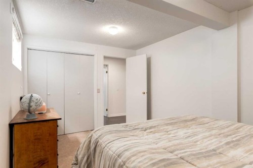 6223 Silver Ridge Drive Nw, Calgary, AB - Indoor Photo Showing Bedroom