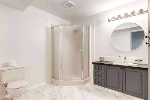 6223 Silver Ridge Drive Nw, Calgary, AB - Indoor Photo Showing Bathroom