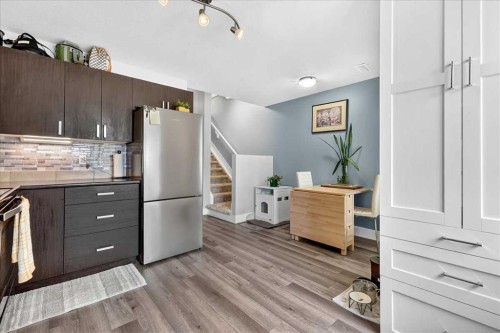 1016-121 Copperpond Common Se, Calgary, AB - Indoor Photo Showing Kitchen