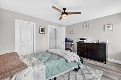 1016-121 Copperpond Common Se, Calgary, AB - Indoor Photo Showing Bedroom