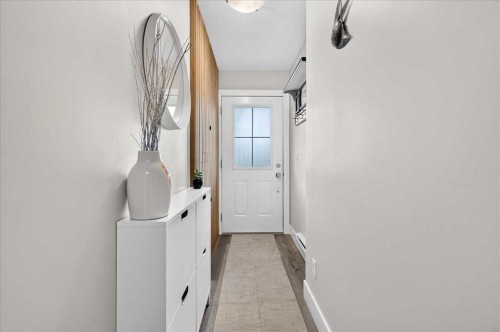1016-121 Copperpond Common Se, Calgary, AB - Indoor Photo Showing Other Room