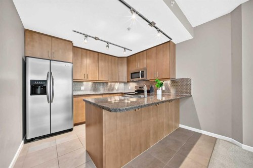 2403-210 15 Avenue Se, Calgary, AB - Indoor Photo Showing Kitchen