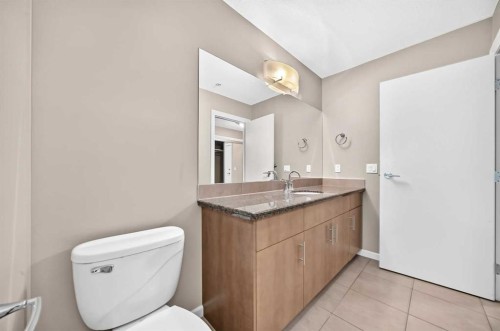 2403-210 15 Avenue Se, Calgary, AB - Indoor Photo Showing Bathroom