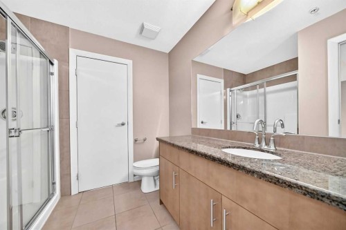 2403-210 15 Avenue Se, Calgary, AB - Indoor Photo Showing Bathroom