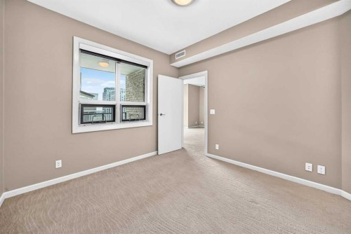 2403-210 15 Avenue Se, Calgary, AB - Indoor Photo Showing Other Room