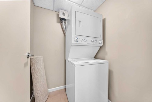 2403-210 15 Avenue Se, Calgary, AB - Indoor Photo Showing Laundry Room