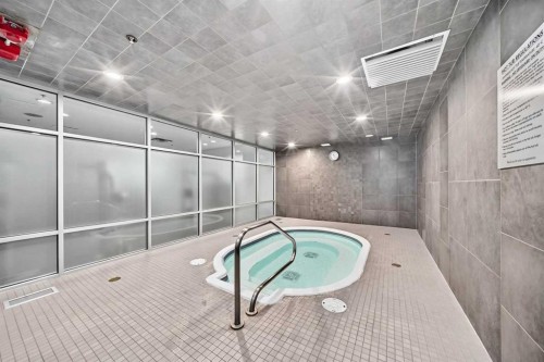 2403-210 15 Avenue Se, Calgary, AB - Indoor Photo Showing Other Room