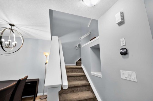 30 Yorkville Boulevard Sw, Calgary, AB - Indoor Photo Showing Other Room