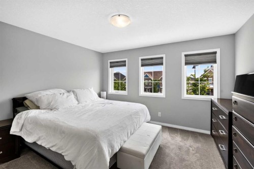 30 Yorkville Boulevard Sw, Calgary, AB - Indoor Photo Showing Bedroom