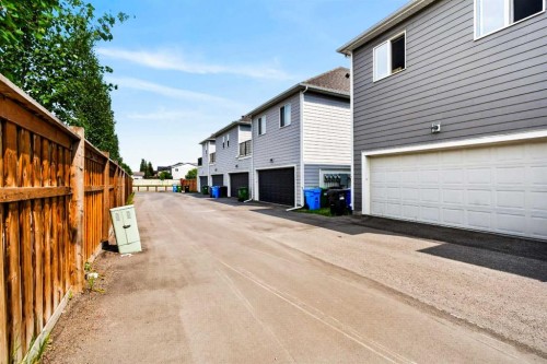 30 Yorkville Boulevard Sw, Calgary, AB - Outdoor With Exterior