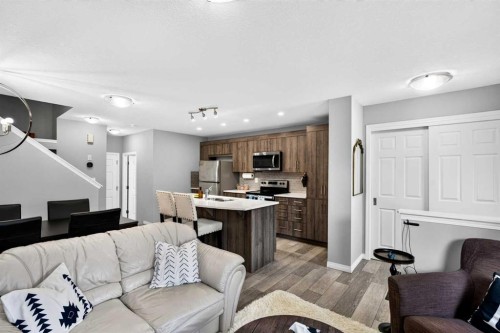 30 Yorkville Boulevard Sw, Calgary, AB - Indoor