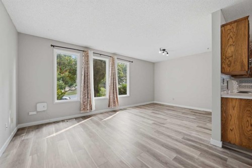 228 Berwick Drive Nw, Calgary, AB - Indoor
