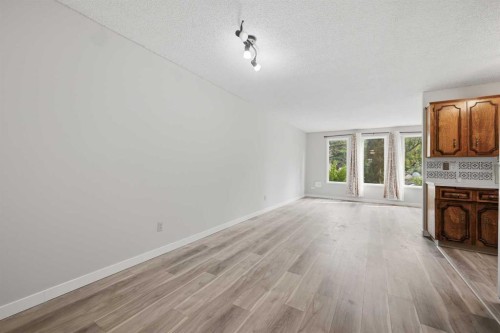 228 Berwick Drive Nw, Calgary, AB - Indoor