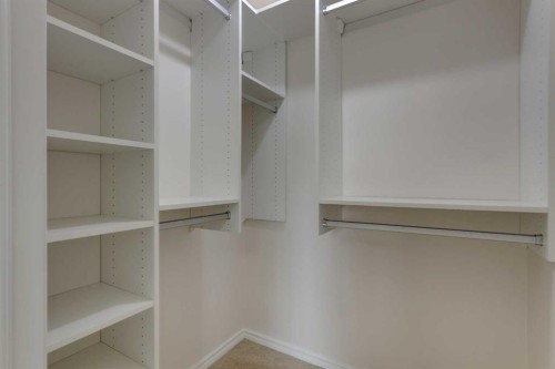 328 86 Avenue Se, Calgary, AB - Indoor With Storage