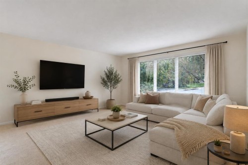 328 86 Avenue Se, Calgary, AB - Indoor Photo Showing Living Room