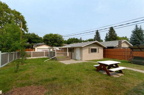 328 86 Avenue Se, Calgary, AB - Outdoor