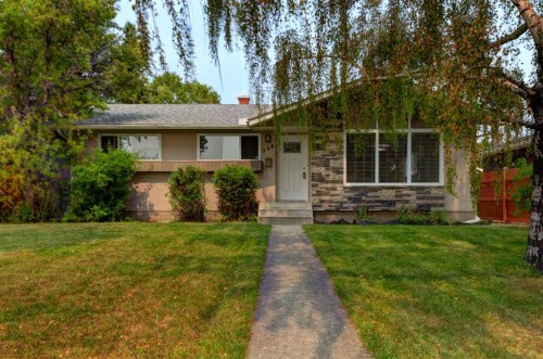 328 86 Avenue Se, Calgary, AB - Outdoor
