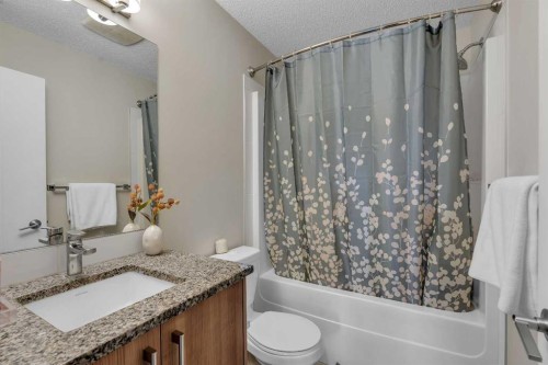 108-8 Sage Hill Terrace Nw, Calgary, AB - Indoor Photo Showing Bathroom