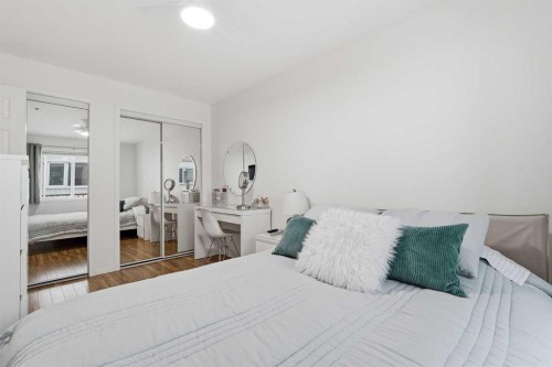 202-1833 11 Avenue Sw, Calgary, AB - Indoor Photo Showing Bedroom