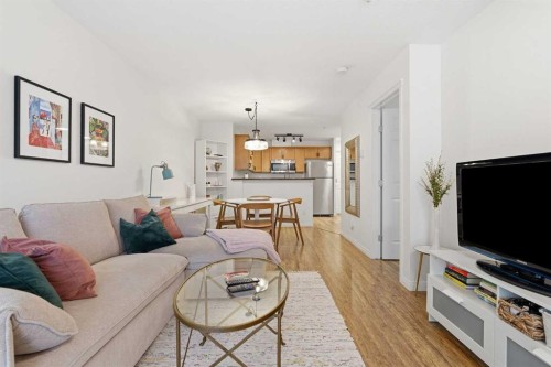 202-1833 11 Avenue Sw, Calgary, AB - Indoor Photo Showing Living Room