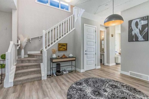 155 Lucas Terrace Nw, Calgary, AB - Indoor Photo Showing Other Room