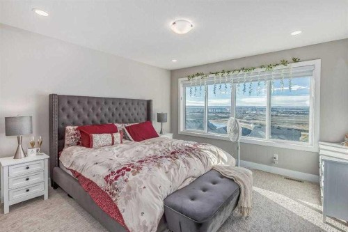 155 Lucas Terrace Nw, Calgary, AB - Indoor Photo Showing Bedroom