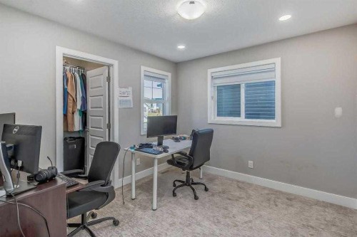 155 Lucas Terrace Nw, Calgary, AB - Indoor Photo Showing Office