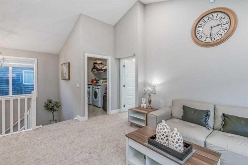 155 Lucas Terrace Nw, Calgary, AB - Indoor Photo Showing Other Room