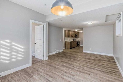 155 Lucas Terrace Nw, Calgary, AB - Indoor Photo Showing Other Room