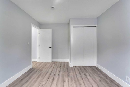 2930 Oakmoor Crescent Sw, Calgary, AB - Indoor Photo Showing Other Room