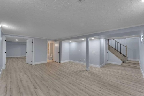 2930 Oakmoor Crescent Sw, Calgary, AB - Indoor Photo Showing Other Room