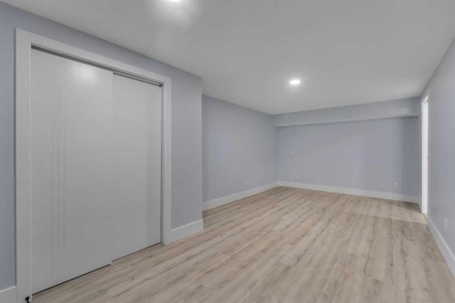 2930 Oakmoor Crescent Sw, Calgary, AB - Indoor Photo Showing Other Room