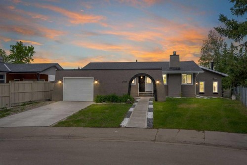 2930 Oakmoor Crescent Sw, Calgary, AB - Outdoor