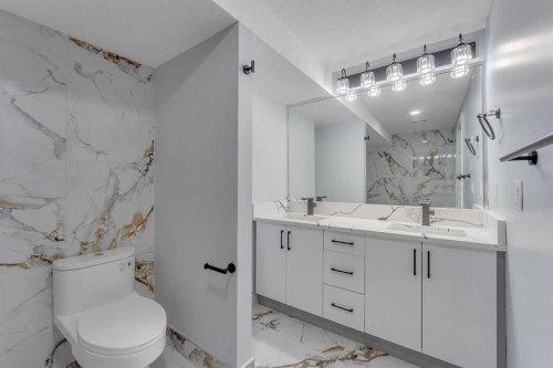 2930 Oakmoor Crescent Sw, Calgary, AB - Indoor Photo Showing Bathroom
