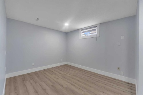 2930 Oakmoor Crescent Sw, Calgary, AB - Indoor Photo Showing Other Room