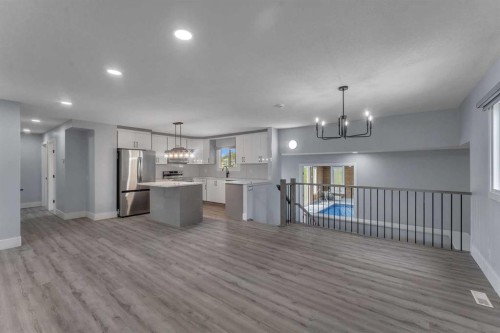 2930 Oakmoor Crescent Sw, Calgary, AB - Indoor Photo Showing Kitchen With Upgraded Kitchen